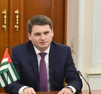 ДЖАНСУХ НАНБА НАЗНАЧЕН ЗАМЕСТИТЕЛЕМ РУКОВОДИТЕЛЯ АДМИНИСТРАЦИИ ПРЕЗИДЕНТА