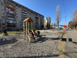 В НОВОМ РАЙОНЕ БЛАГОУСТРАИВАЮТ СКВЕР