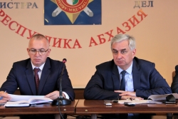 РАУЛЬ ХАДЖИМБА: &laquo;В РЯДАХ МВД НЕТ ЕДИНСТВА И ГОТОВНОСТИ ПРОВОДИТЬ ЖЕСТКУЮ ПОЛИТИКУ ПО ОТНОШЕНИЮ К КРИМИНАЛУ&raquo;