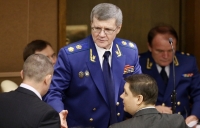 ПЕСКОВ: В КРЕМЛЕ НЕТ "ПЛАНА ПО НЕПРИКОСНОВЕННОСТИ" ЧАЙКИ