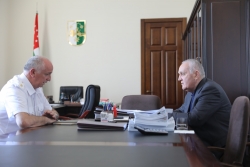ГЛАВА ПРАВИТЕЛЬСТВА ВСТРЕТИЛСЯ С ГЛАВОЙ МЧС ЛЬВОМ КВИЦИНИЯ