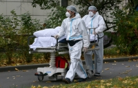 В РОССИИ ЗА СУТКИ КОРОНАВИРУСОМ ЗАРАЗИЛИСЬ 12 846 ЧЕЛОВЕК. ЭТО МАКСИМУМ С НАЧАЛА ПАНДЕМИИ