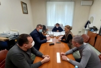 РАБОЧЕЕ СОВЕЩАНИЕ В ГУДАУТСКОМ КОВИДНОМ ГОСПИТАЛЕ