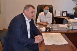 ГЛАВА МИНЗДРАВА ОБЕЩАЛ ОКАЗАТЬ ПОДДЕРЖКУ  РЕСПУБЛИКАНСКОЙ ДЕТСКОЙ БОЛЬНИЦЕ