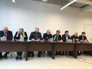 ОБЪЕДИНЕННАЯ ОППОЗИЦИЯ ВЫСТУПАЕТ ЗА ДОСРОЧНУЮ ОТСТАВКУ ПРЕЗИДЕНТА РАУЛЯ ХАДЖИМБА