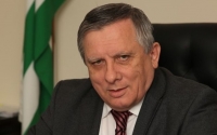 ПРЕМЬЕР-МИНИСТР АБХАЗИИ АРТУР МИКВАБИЯ ПОДАСТ ИСК ЗА КЛЕВЕТУНА ДИРЕКТОРА &laquo;АБХАЗЧАЯ&raquo;