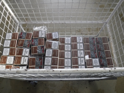 НА ГРАНИЦЕ ЗАДЕРЖАН АВТОМОБИЛЬ С ТАБАЧНОЙ ПРОДУКЦИЕЙ В ТАЙНИКАХ