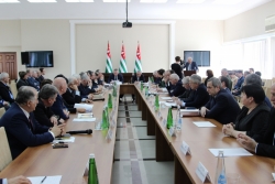 В АБХАЗИИ ГОТОВЯТСЯ  К  ЛЕТНЕМУ КУРОРТНОМУ СЕЗОНУ