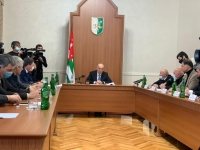 АСЛАН БЖАНИЯ ВСТРЕТИЛСЯ С РУКОВОДСТВОМ ПАРЛАМЕНТА