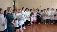 ЭДУАРД БУТБА ПОЗДРАВИЛ ВЫПУСКНИКОВ МЕДКОЛЛЕДЖА С ОКОНЧАНИЕМ УЧЕБЫ
