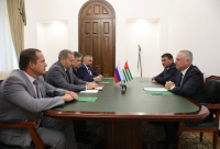 ПРЕЗИДЕНТ ПРИНЯЛ ДЕЛЕГАЦИЮ ИЗ САНКТ-ПЕТЕРБУРГА