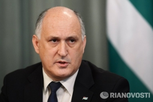 ГЛАВА МИД АБХАЗИИ: ВВЕДЕНИЕ ВИЗ НЕ ОТПУГНЕТ НИЗКОБЮДЖЕТНОГО ТУРИСТА