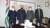 КОРЕЙСКАЯ КОМПАНИЯ ПЕРЕДАЛА СУХУМУ ЭКСПРЕСС-ТЕСТЫ НА АНТИТЕЛА К КОРОНАВИРУСУ