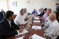 БАДРА ГУНБА И СЕРГЕЙ КИРИЕНКО ВСТРЕТИЛИСЬ С РОССИЙСКИМИ ВРАЧАМИ, НАХОДЯЩИМИСЯ В АБХАЗИИ