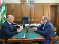 ПРЕЗИДЕНТ ПООЩРИЛ МЕДРАБОТНИКОВ В ЧЕСТЬ ДНЯ ПОБЕДЫ И НЕЗАВИСИМОСТИ