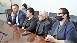 В АДМИНИСТРАЦИИ СТОЛИЦЫ ВСТРЕТИЛИСЬ С РОДНЫМИ СУХУМЦЕВ, ПОГИБШИХ ПРИ ОСВОБОЖДЕНИИ ГОРОДА ГАГРЫ