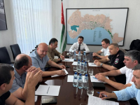 ОБСУДИЛИ СИТУАЦИЮ С ВЫВОЗОМ МУСОРА НА ЦЕНТРАЛЬНОМ РЫНКЕ