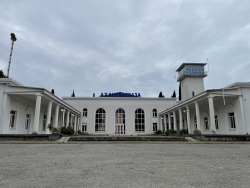 РУКОВОДИТЕЛЬ РОСАВИАЦИИ ПРИЕХАЛ В АБХАЗИЮ ОСМОТРЕТЬ АЭРОПОРТ