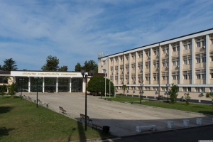 ТРЕМ ПРЕПОДАВАТЕЛЯМ АГУ ПРИСВОЕНО ПОЧЕТНОЕ ЗВАНИЕ &laquo;ЗАСЛУЖЕННЫЙ РАБОТНИК ВЫСШЕЙ ШКОЛЫ РА&raquo;