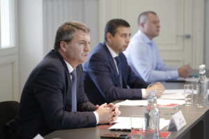 РАЗВИТИЮ АВИАЦИОННЫХ ПЕРЕВОЗОК ПОСВЯЩАЛАСЬ ВСТРЕЧА В АЭРОПОРТУ &laquo;СУХУМ&raquo;