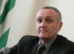 АЛЕКСАНДР АНКВАБ: &laquo;УПРАВЛЯТЬ АБХАЗИЕЙ НЕЛЬЗЯ МЕТОДАМИ ПОПУЛИЗМА И ДИЛЕТАНТСКИХ ЭКСПРОМТОВ&raquo;