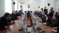 В ПАРЛАМЕНТЕ ОБСУДИЛИ  ВОПРОС  ОКАЗАНИЯ ГУМАНИТАРНОЙ ПОМОЩИ ПОСТРАДАВШИМ ОТ ЗЕМЛЕТРЯСЕНИЙ В ТУРЦИИ И СИРИИ