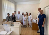 СУХУМСКИЙ ОФИС ДЕТСКОГО ФОНДА ООН ПЕРЕДАЛ РЕСПУБЛИКАНКОЙ БОЛЬНИЦЕ АППАРАТ ИВЛ