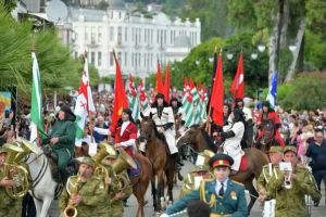 В АБХАЗИИ ОТМЕТИЛИ ДЕНЬ ГОСУДАРСТВЕННОГО ФЛАГА