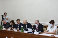 АСЛАН БЖАНИЯ: МИНЗДРАВ АДАПТИРОВАЛСЯ К НОВЫМ УСЛОВИЯМ ЖИЗНИ ПРИ КОРОНАВИРУСНОЙ ИНФЕКЦИИ