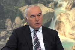АДГУР ХАРАЗИЯ: НАМ ПОРА УЧИТЬСЯ ЖИТЬ НА СВОИ СРЕДСТВА