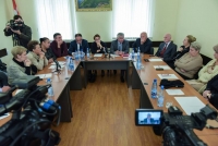 АРДА  ИНАЛ-ИПА: У ВЛАСТИ ЕСТЬ БОЛЬШИЕ  РЕСУРСЫ, ЧТОБЫ   ПРОДЕМОНСТРИРОВАТЬ, ЧТО ОНА -  ЛИДЕР ВСЕГО НАРОДА,  А НЕ ОТДЕЛЬНОЙ ПОЛИТИЧЕСКОЙ ГРУППЫ