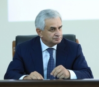 РАУЛЬ ХАДЖИМБА: "ГЛАВНОЕ НАМЕРЕНИЕ ОППОЗИЦИИ &ndash; ДОСРОЧНАЯ ОТСТАВКА ГЛАВЫ ГОСУДАРСТВА&raquo;