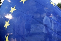 СМИ: ЕС НАМЕРЕН ПРОДЛИТЬ АНТИРОССИЙСКИЕ САНКЦИИ ЕЩЕ НА ПОЛГОДА