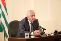 РАУЛЬ ХАДЖИМБА: &laquo;Я ВСЕГДА БЫЛ СТОРОННИКОМ ПЕРЕРАСПРЕДЕЛЕНИЯ ПОЛНОМОЧИЙ МЕЖДУ ВЕТВЯМИ ВЛАСТИ&raquo;