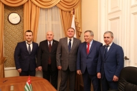 ГУБЕРНАТОР ОРЛОВСКОЙ ОБЛАСТИ И ПРЕМЬЕР-МИНИСТР РЕСПУБЛИКИ АБХАЗИЯ  СКРЕПИЛИ ПОДПИСЯМИ ДОКУМЕНТ О СОТРУДНИЧЕСТВЕ