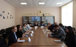 НА ЭКОНОМИЧЕСКОМ ФАКУЛЬТЕТЕ АГУ СОСТОЯЛСЯ КРУГЛЫЙ СТОЛ