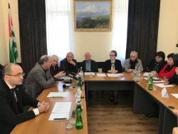 В ОБЩЕСТВЕННОЙ ПАЛАТЕ ОБСУДИЛИ, НУЖНЫ ЛИ ИЗМЕНЕНИЯ В ЗАКОНЕ, РЕГУЛИРУЮЩЕМ ДЕЯТЕЛЬНОСТЬ  ГРАЖДАНСКИХ ОРГАНИЗАЦИЙ