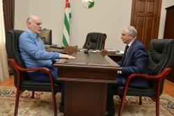 ВАЛЕРИЙ БГАНБА И АСЛАН БЖАНИЯ ОБМЕНЯЛИСЬ МНЕНИЯМИ ПО ОБЩЕГОСУДАРСТВЕННЫМ ВОПРОСАМ, В ТОМ ЧИСЛЕ И ПО ВОПРОСАМ ЗДРАВООХРАНЕНИЯ