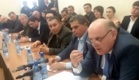 ВЛАСТИ И ОППОЗИЦИЯ ВСТРЕТИЛИСЬ НА ПЛОЩАДКЕ ОБЩЕСТВЕННОЙ ПАЛАТЫ
