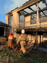 В АДЗЮБЖЕ СГОРЕЛ ЖИЛОЙ ДОМ