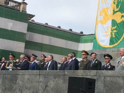 РАУЛЬ ХАДЖИМБА: НАШ НАРОД ВЕРИТ СВОЕ  БУДУЩЕЕ И ДОРОЖИТ ПОБЕДОЙ, ДОСТАВШЕЙСЯ ЦЕНОЙ НЕВОСПОЛНИМЫХ ЖЕРТВ