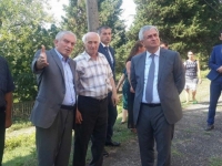 РАУЛЬ ХАДЖИМБА ПОДАРИЛ ШКОЛЕ СЕЛА АРАСАДЗЫХЬ МИКРОАВТОБУС