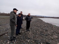 АСЛАН БЖАНИЯ ПРОИНСПЕКТИРОВАЛ СОСТОЯНИЕ РУСЛА РЕКИ КОДОР