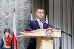 ПРЕЗИДЕНТ ЮЖНОЙ ОСЕТИИ ГАГЛОЕВ ПРИОСТАНОВИЛ УКАЗ О РЕФЕРЕНДУМЕ ПО ВХОЖДЕНИЮ В СОСТАВ РФ