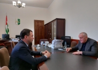 АЛЕКСАНДР АНКВАБ ВСТРЕТИЛСЯ С ПРЕДСТАВИТЕЛЕМ ФТС РОССИИ В АБХАЗИИ