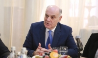 АСЛАН БЖАНИЯ: ПРИ РЕШЕНИИ   СУДЬБОНОСНЫХ ВОПРОСОВ НАДО ИСХОДИТЬ ИЗ ЭКОНОМИЧЕСКИХ  И ФИНАНСОВЫХ  ИНТЕРЕСОВ  НАРОДА И ГОСУДАРСТВА