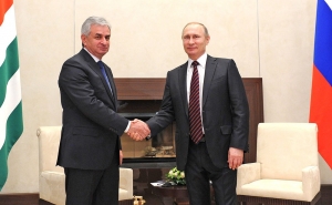 ВЛАДИМИР ПУТИН  И ДМИТРИЙ МЕДВЕДЕВ ПОЗДРАВИЛИ РАУЛЯ ХАДЖИМБА С ДНЕМ РОЖДЕНИЯ