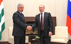 ВЛАДИМИР ПУТИН  И ДМИТРИЙ МЕДВЕДЕВ ПОЗДРАВИЛИ РАУЛЯ ХАДЖИМБА С ДНЕМ РОЖДЕНИЯ
