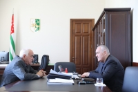 АЛЕКСАНДР АНКВАБ И АПОЛЛОН ДУМАВА ОБСУДИЛИ РОЛЬ СОВЕТА СТАРЕЙШИН В ПРОЦЕССАХ ФОРМИРОВАНИЯ НРАВСТВЕННЫХ И ДУХОВНЫХ УСТОЕВ ОБЩЕСТВА