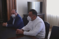 АЛЕКСАНДР АНКВАБ ВСТРЕТИЛСЯ С НАЧАЛЬНИКОМ РОССИЙСКОГО МОБИЛЬНОГО ГОСПИТАЛЯ АБДУЛМЕДЖИДОМ МАГОМЕДОВЫМ